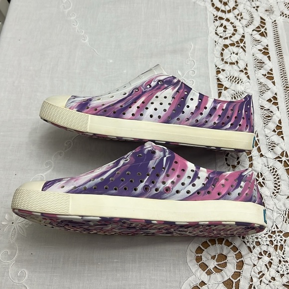 Native Shoes Jefferson Marbled size J5 - Picture 2 of 8